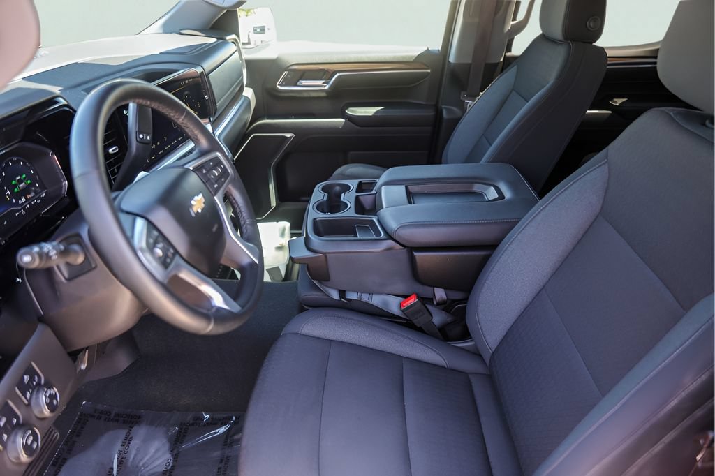 Used 2024 Chevrolet Silverado 1500 LT AWD/4WD image 12