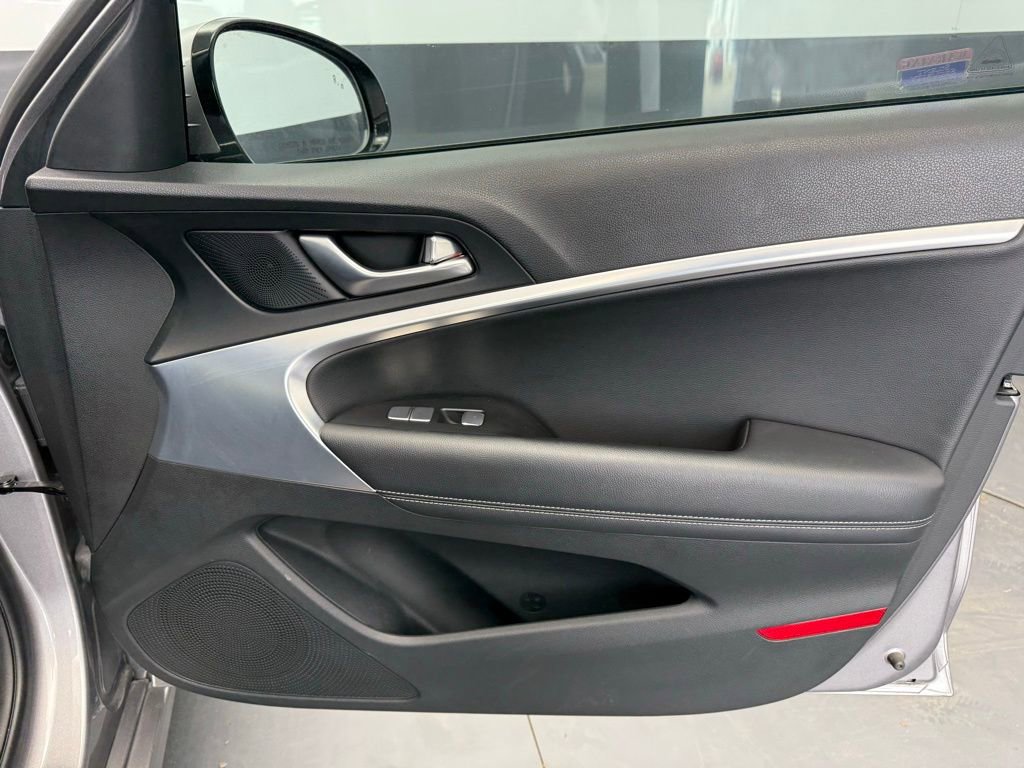 Used 2023 Genesis G70 2.0T AWD/4WD image 46