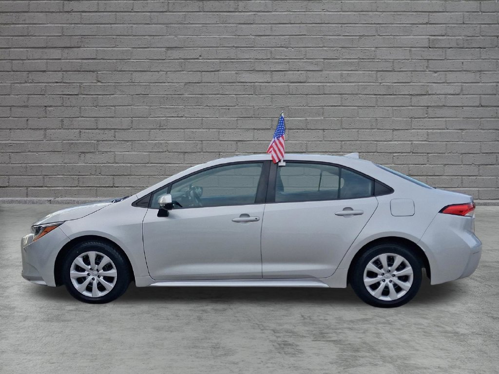 Used 2023 Toyota Corolla LE FWD image 4
