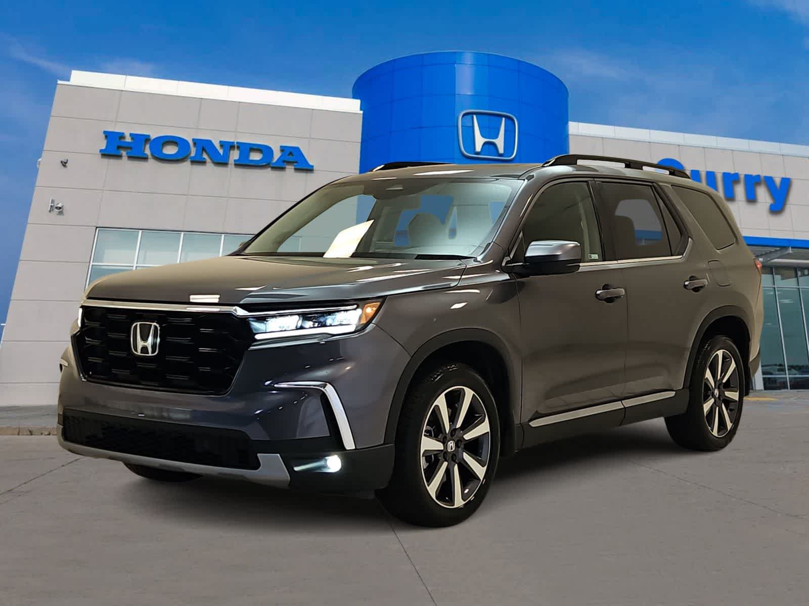 Certified 2025 Honda Pilot Touring image 1