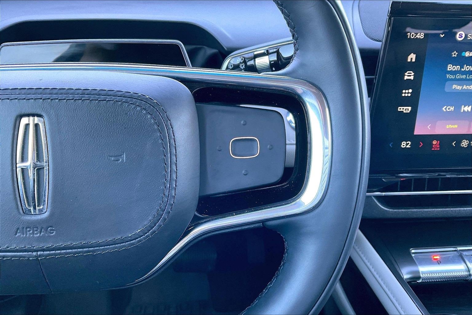 Used 2024 Lincoln Nautilus Reserve w/ Equipment Group 202A image 12