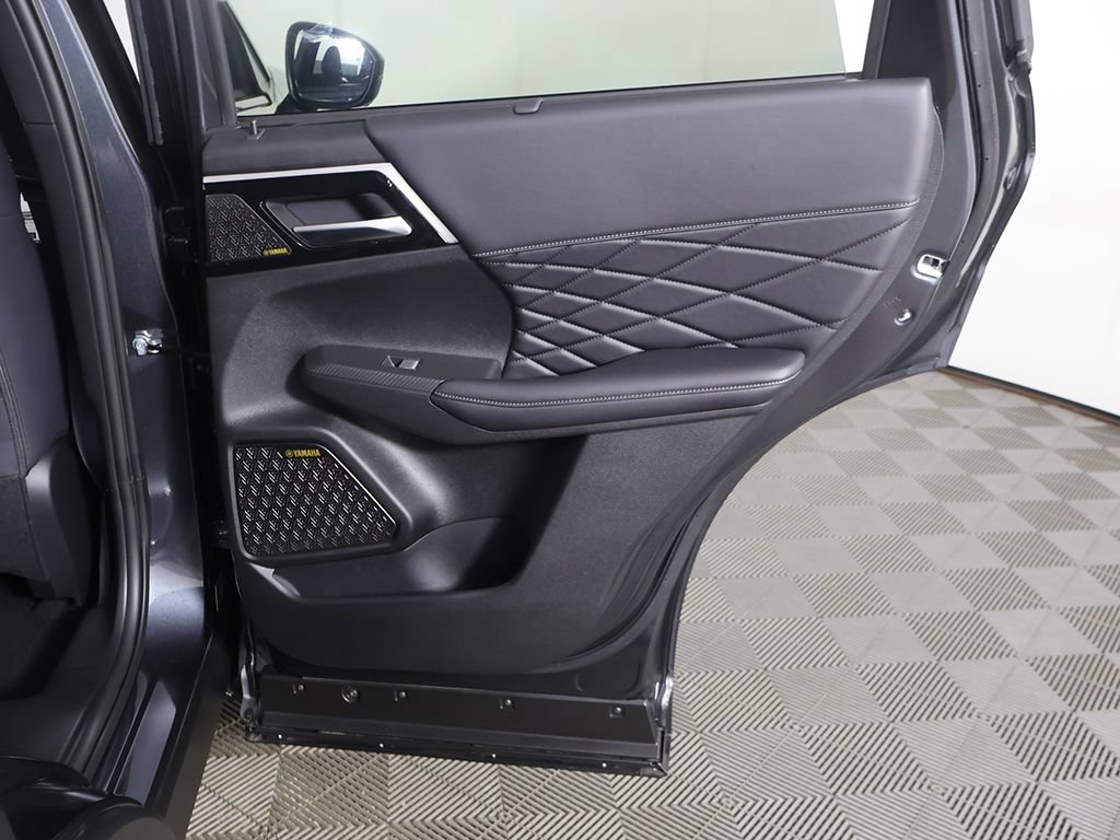 New 2026 Mitsubishi Outlander AWD image 31