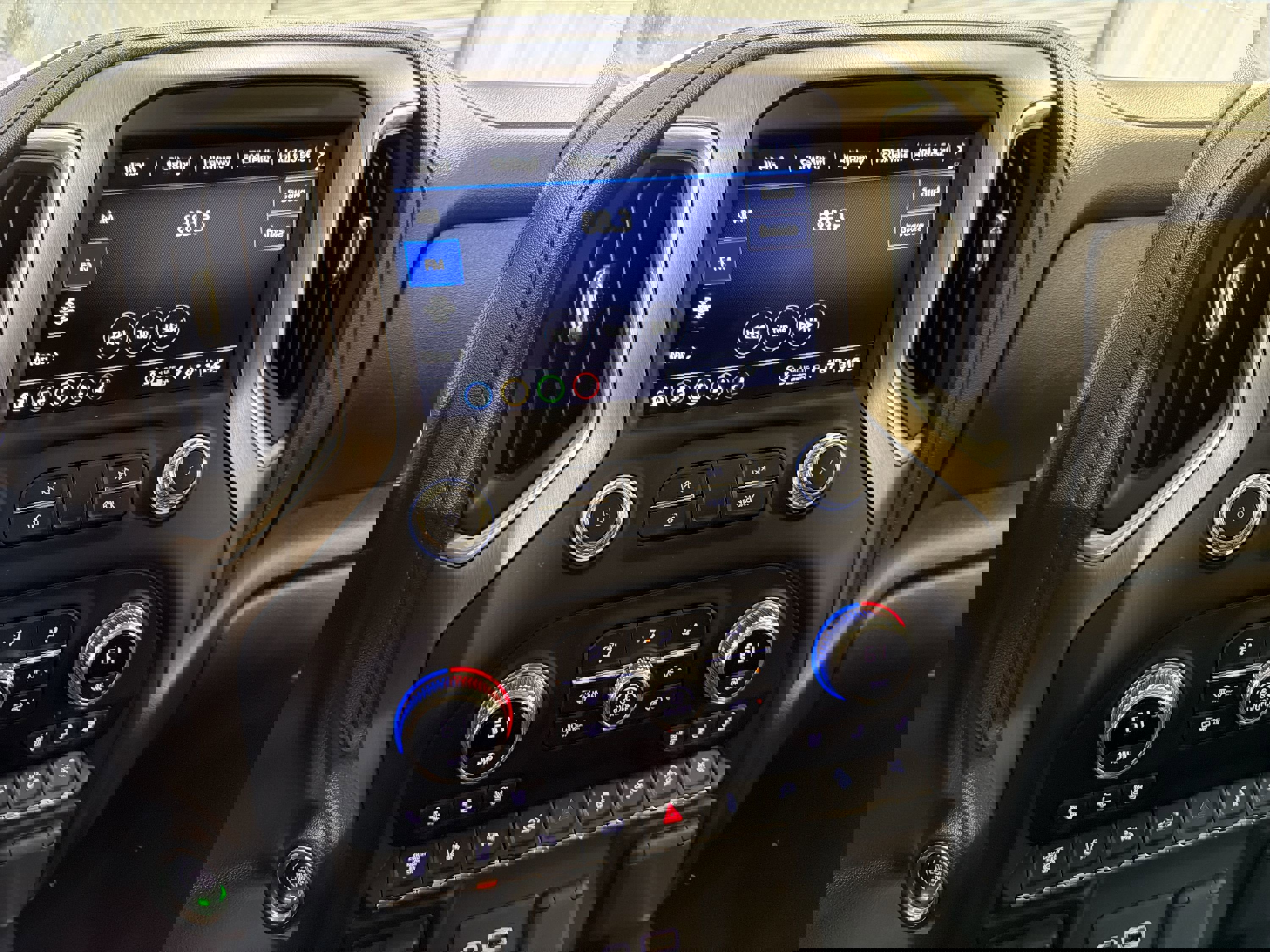 Used 2022 GMC Sierra 2500 Denali w/ Denali Black Diamond Edition image 17