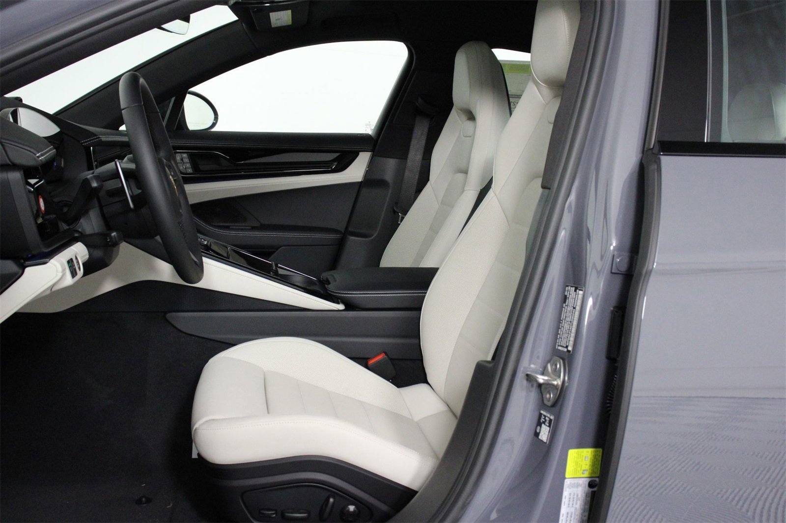 New 2026 Porsche Panamera 4 image 5