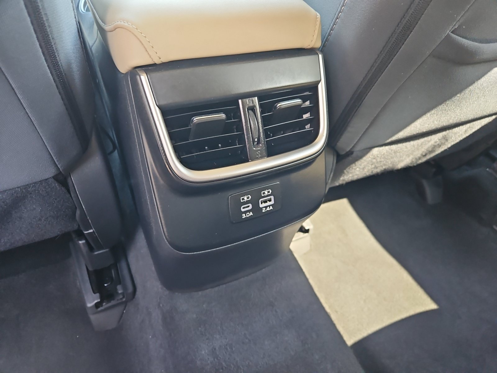 Used 2024 Subaru Outback Premium AWD/4WD image 13