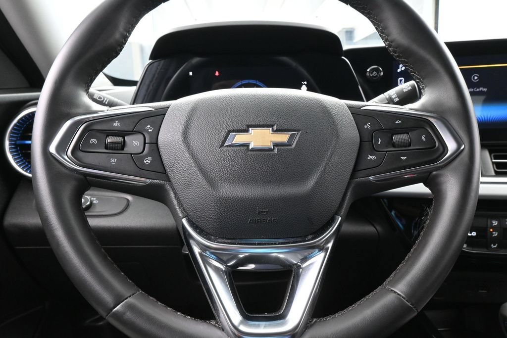 Used 2025 Chevrolet Trax LT w/ Driver Confidence Package FWD image 22