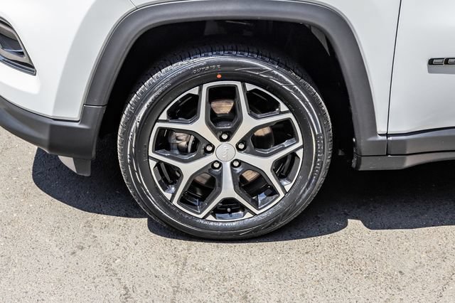 Used 2024 Jeep Compass Limited AWD/4WD image 12