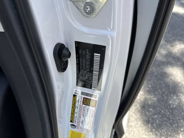Used 2024 Toyota Sienna XLE FWD image 35