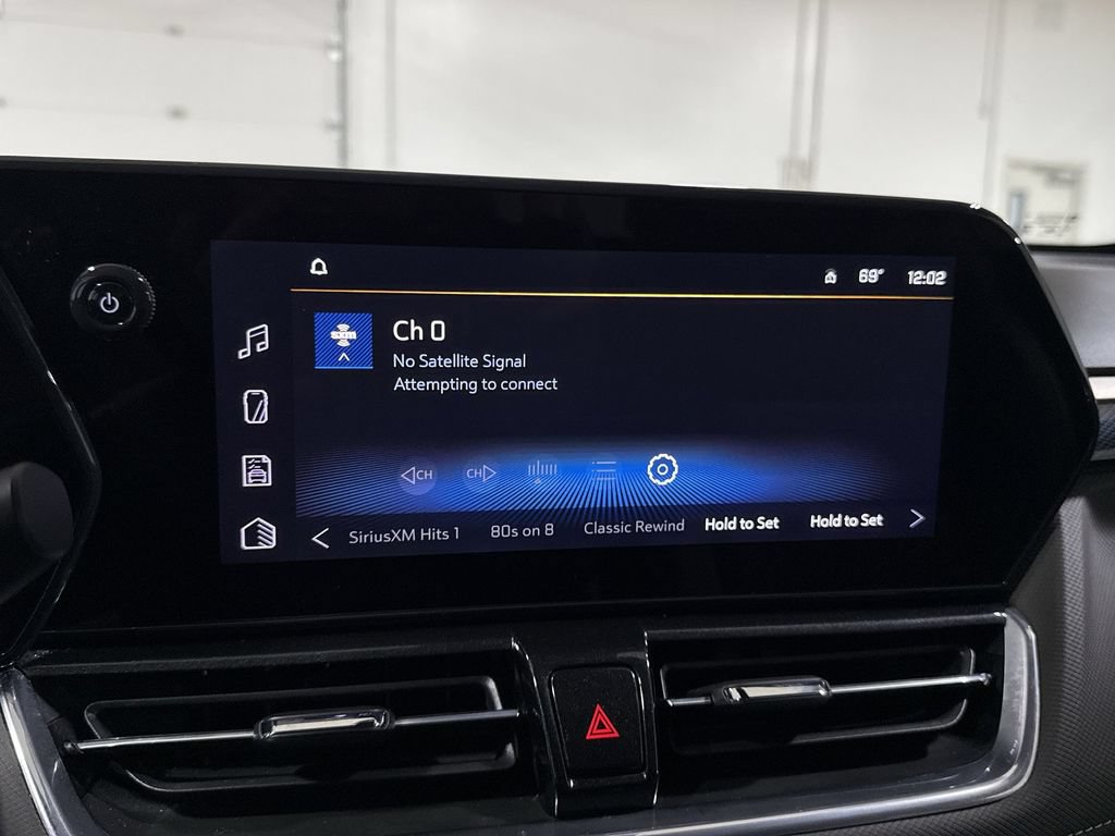 Used 2025 Chevrolet TrailBlazer ACTIV w/ Convenience Package AWD/4WD image 14
