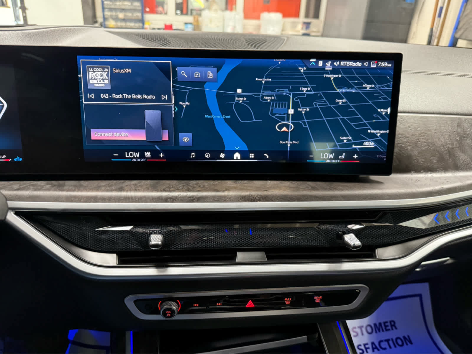 Used 2024 BMW X7 xDrive40i w/ M Sport Package AWD/4WD image 15