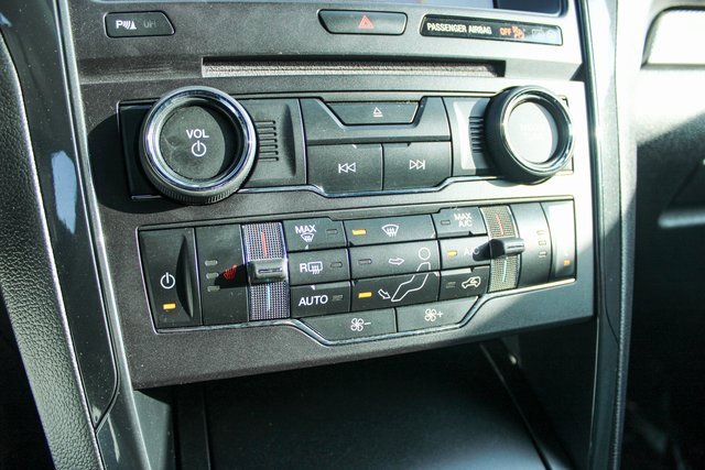 Used 2018 Ford Explorer XLT w/ Equipment Group 202A image 20