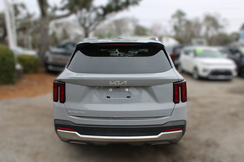 Certified 2025 Kia Sorento S w/ Panoramic Sunroof Package image 8