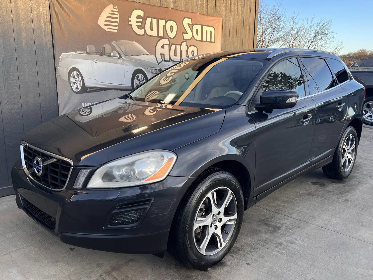Used 2013 Volvo XC60 T6 AWD/4WD image 3