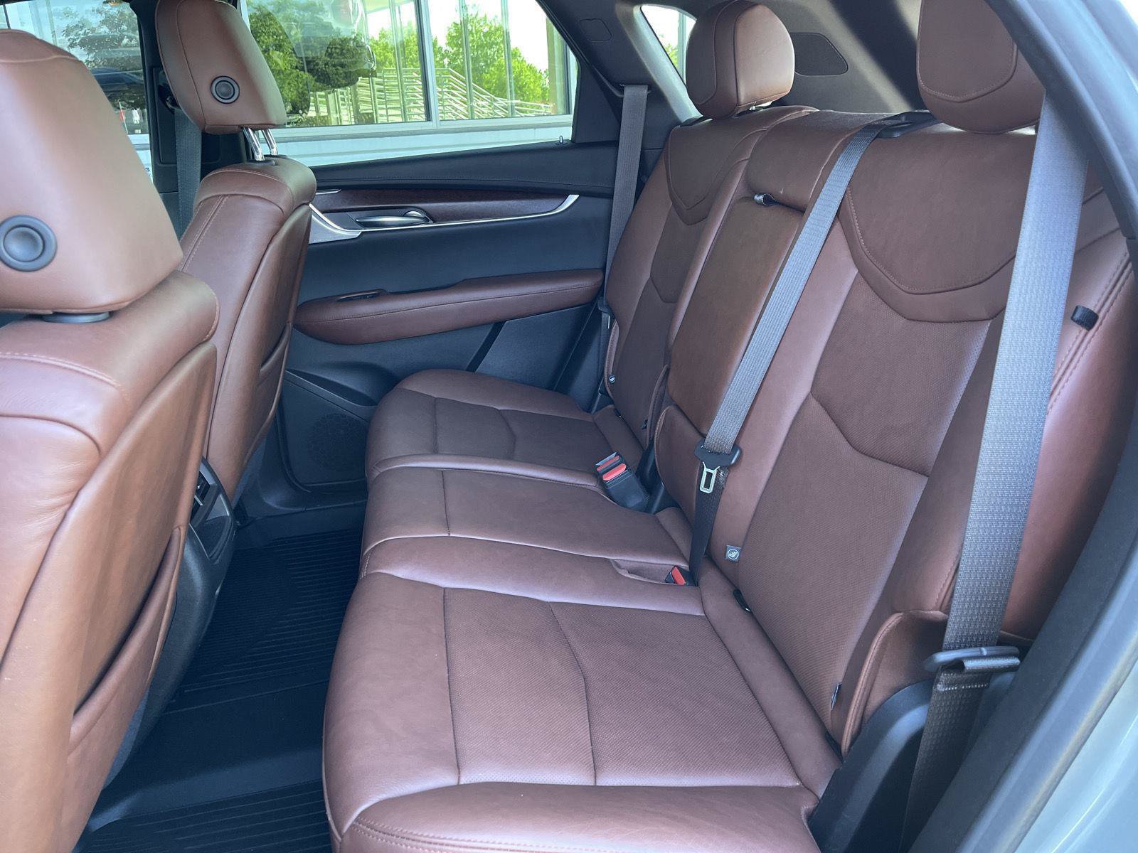 Used 2024 Cadillac XT5 Sportv w/ Technology Package AWD/4WD image 42