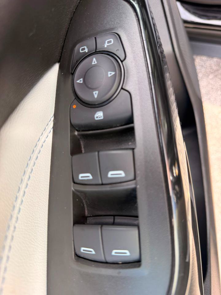 Used 2025 Chevrolet Trax LT FWD image 27