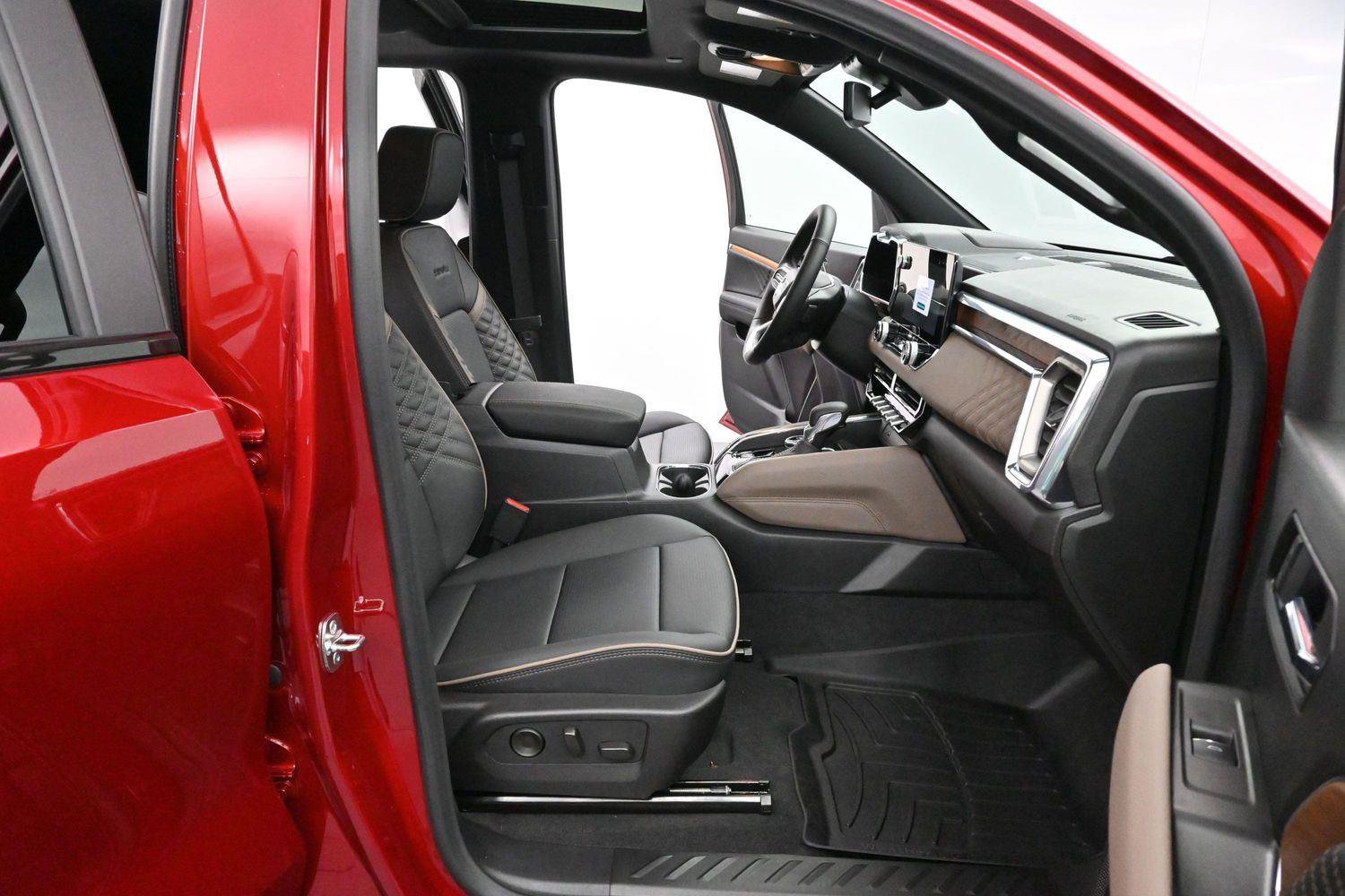 Used 2026 GMC Canyon Denali AWD/4WD image 32