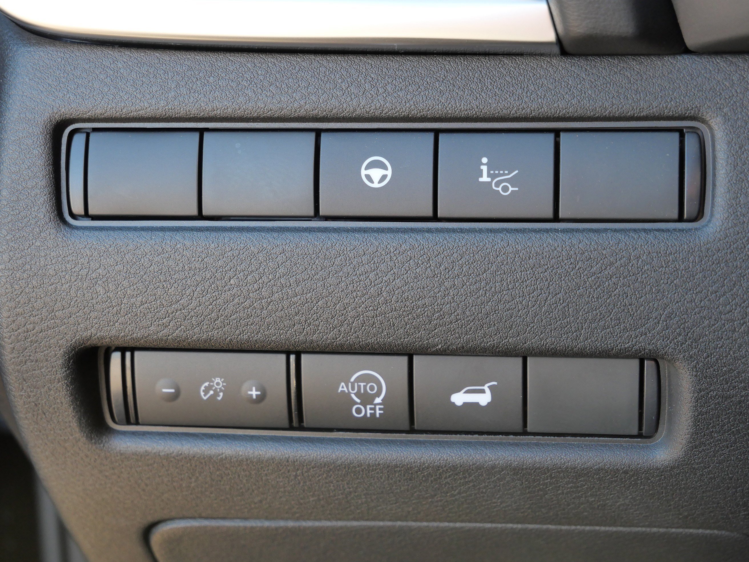 Used 2025 Nissan Rogue SL w/ Tech Package image 21
