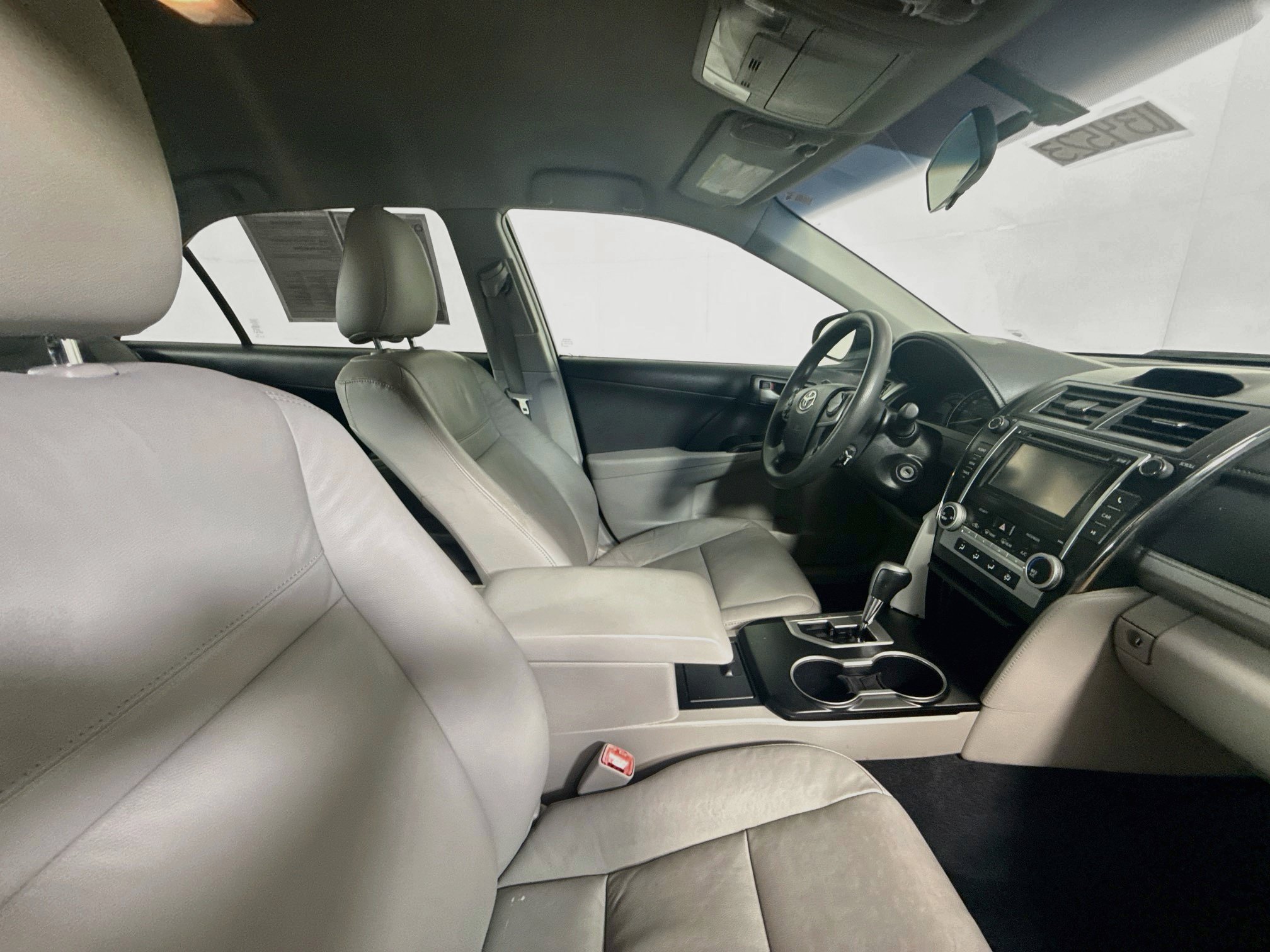 Used 2013 Toyota Camry LE FWD image 24