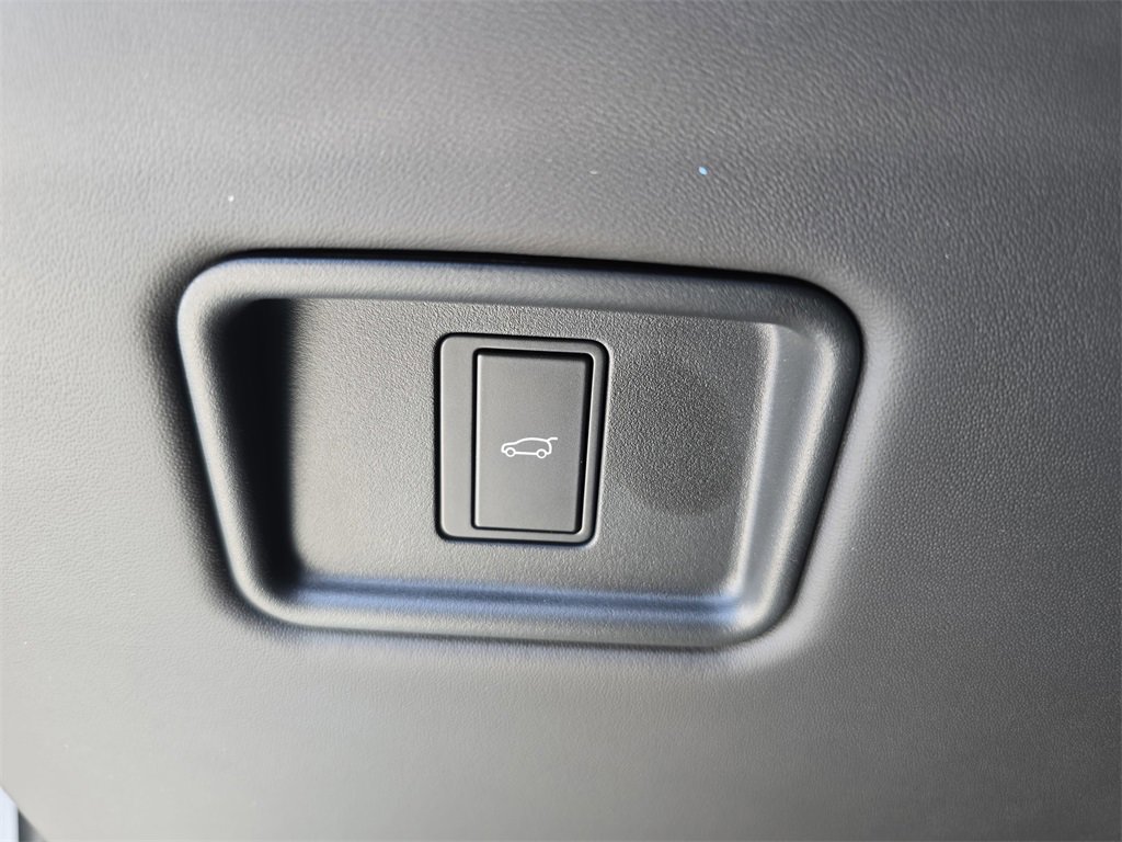 New 2026 Land Rover Range Rover SV image 27