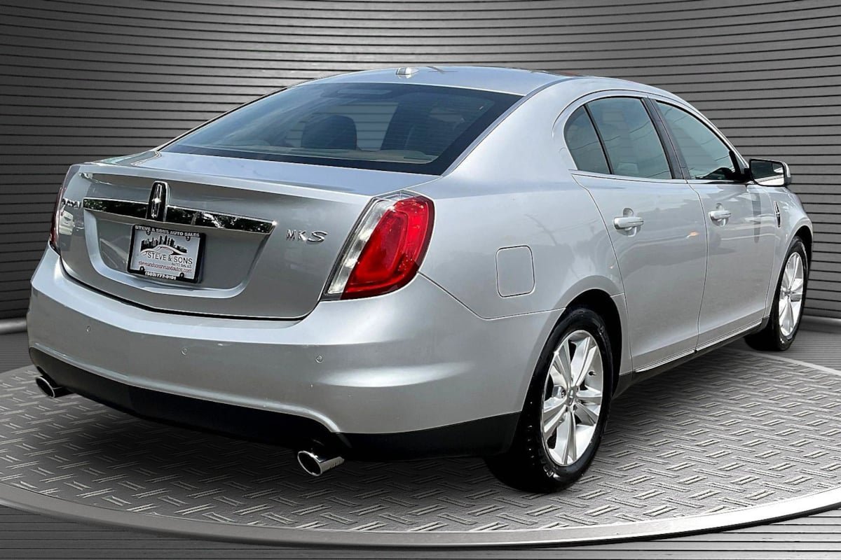 Used 2010 Lincoln MKS FWD image 6