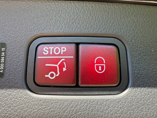 Used 2025 Mercedes-Benz GLC 43 AMG 4MATIC image 19