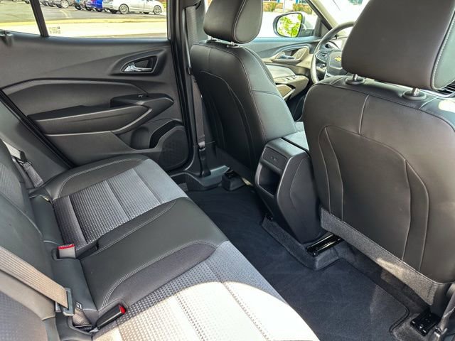 Used 2025 Chevrolet Trax LT w/ Driver Confidence Package FWD image 23
