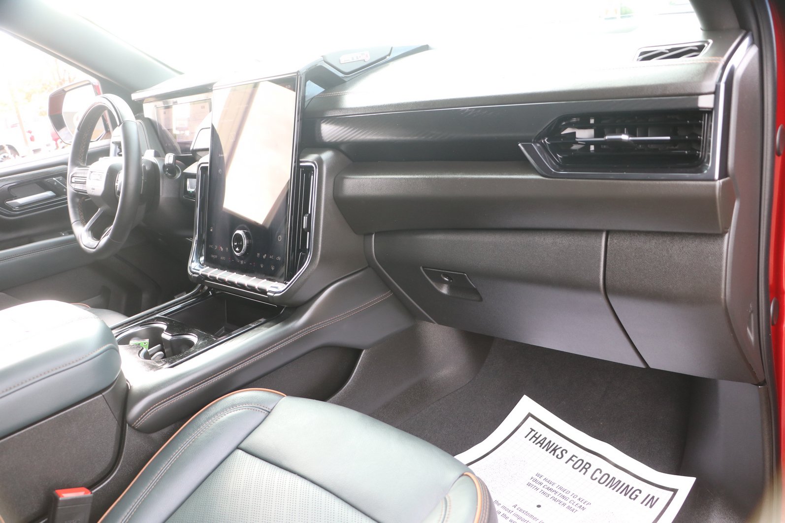 Used 2025 GMC Yukon XL AT4 w/ AT4 Premium Plus Package AWD/4WD image 38