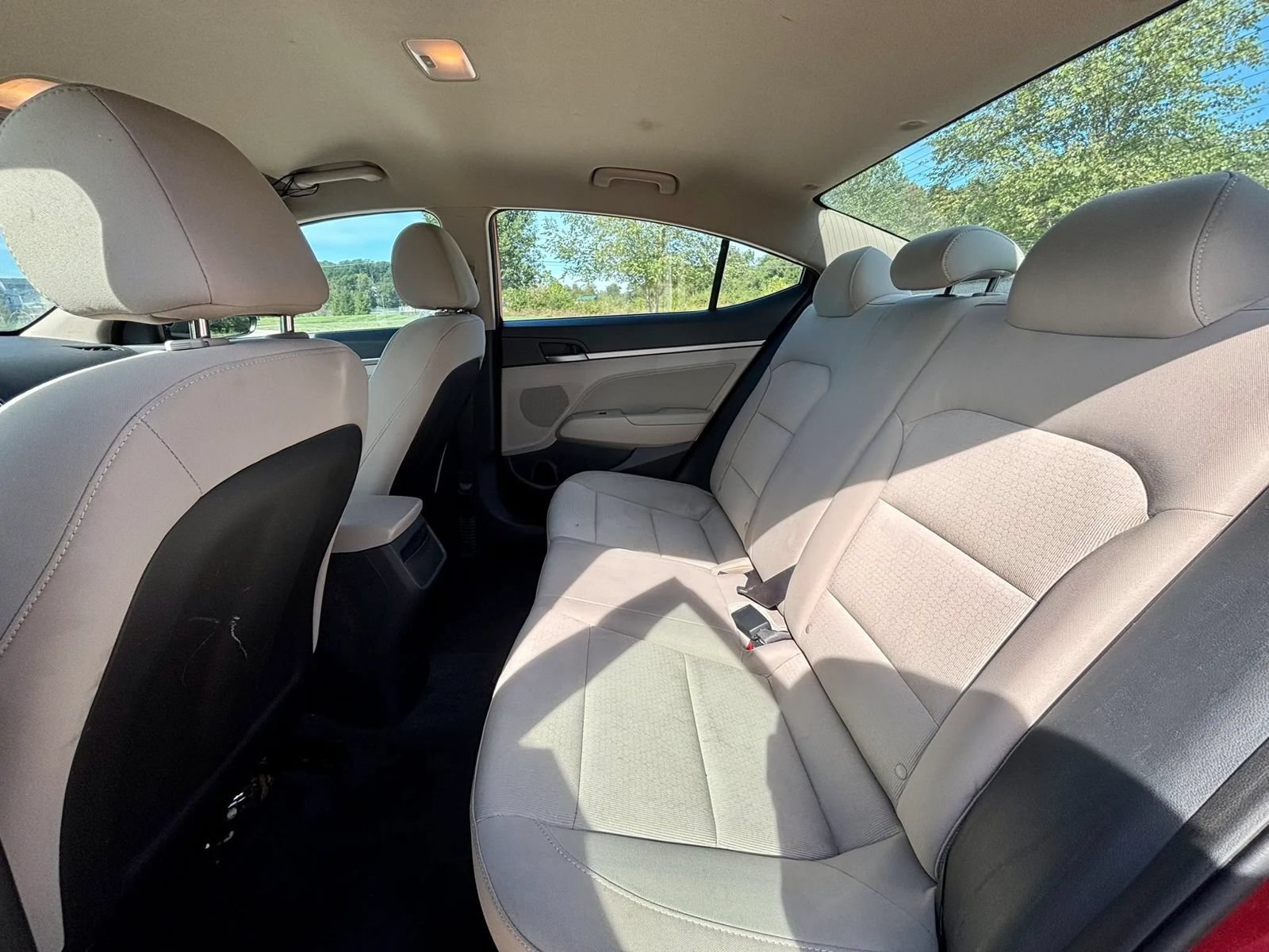 Used 2017 Hyundai Elantra SE FWD image 14
