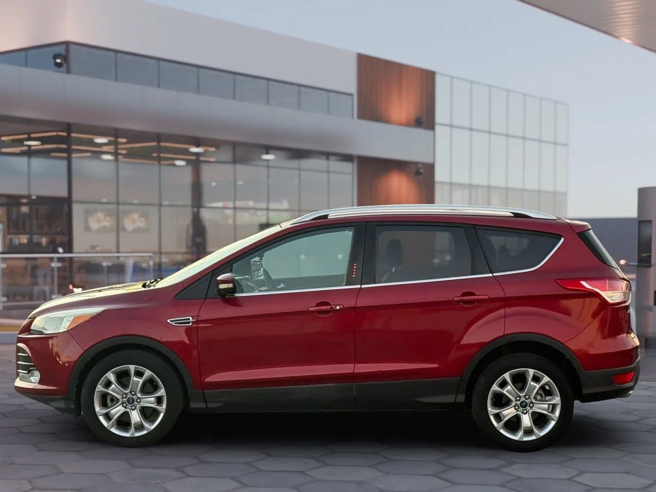 Used 2014 Ford Escape Titanium image 5