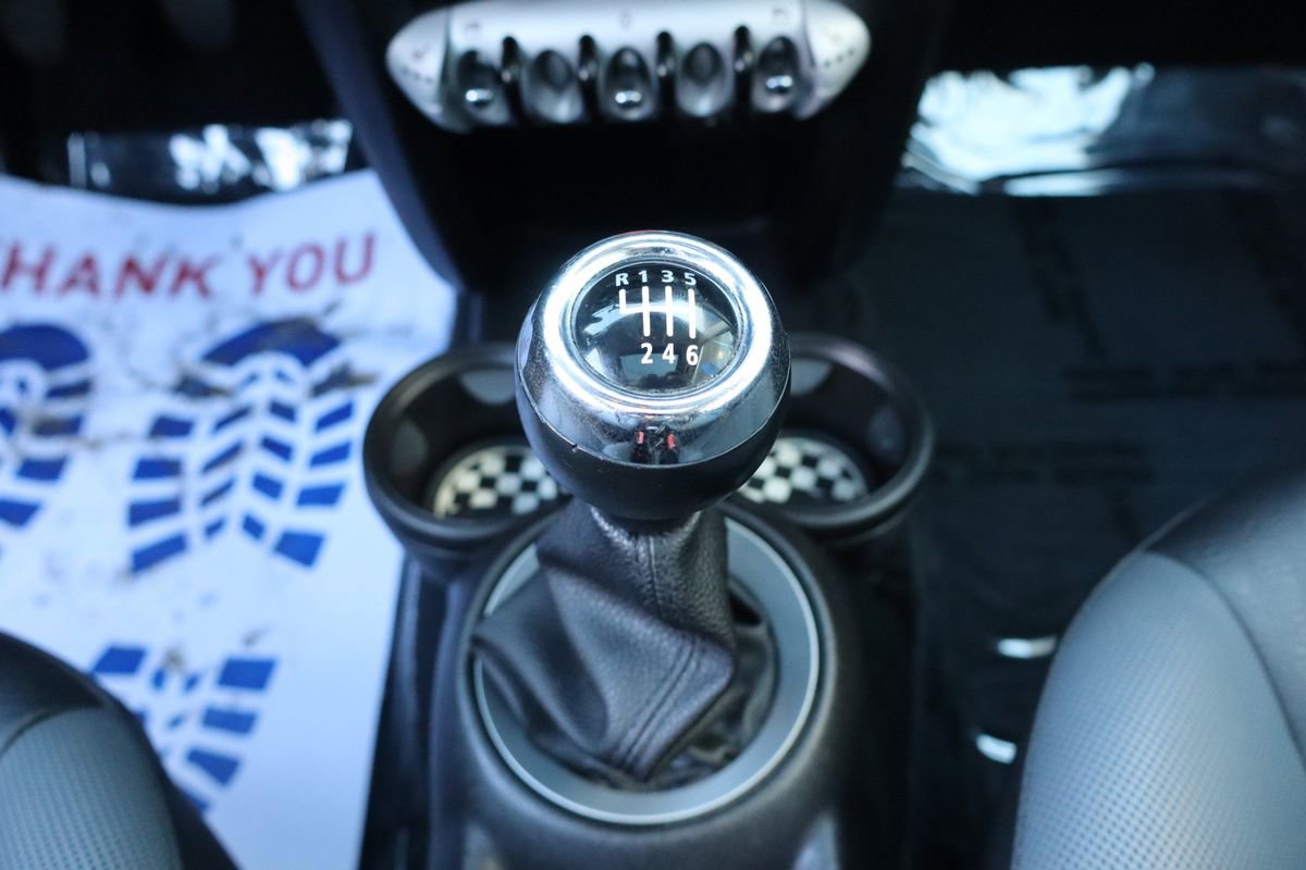 Used 2009 MINI Cooper Hardtop w/ Premium Pkg image 12