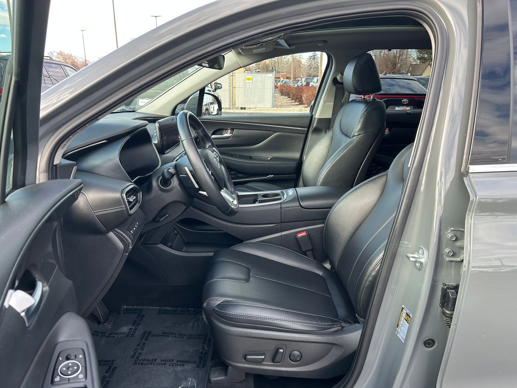 Used 2023 Hyundai Santa Fe SEL w/ Premium Package image 11