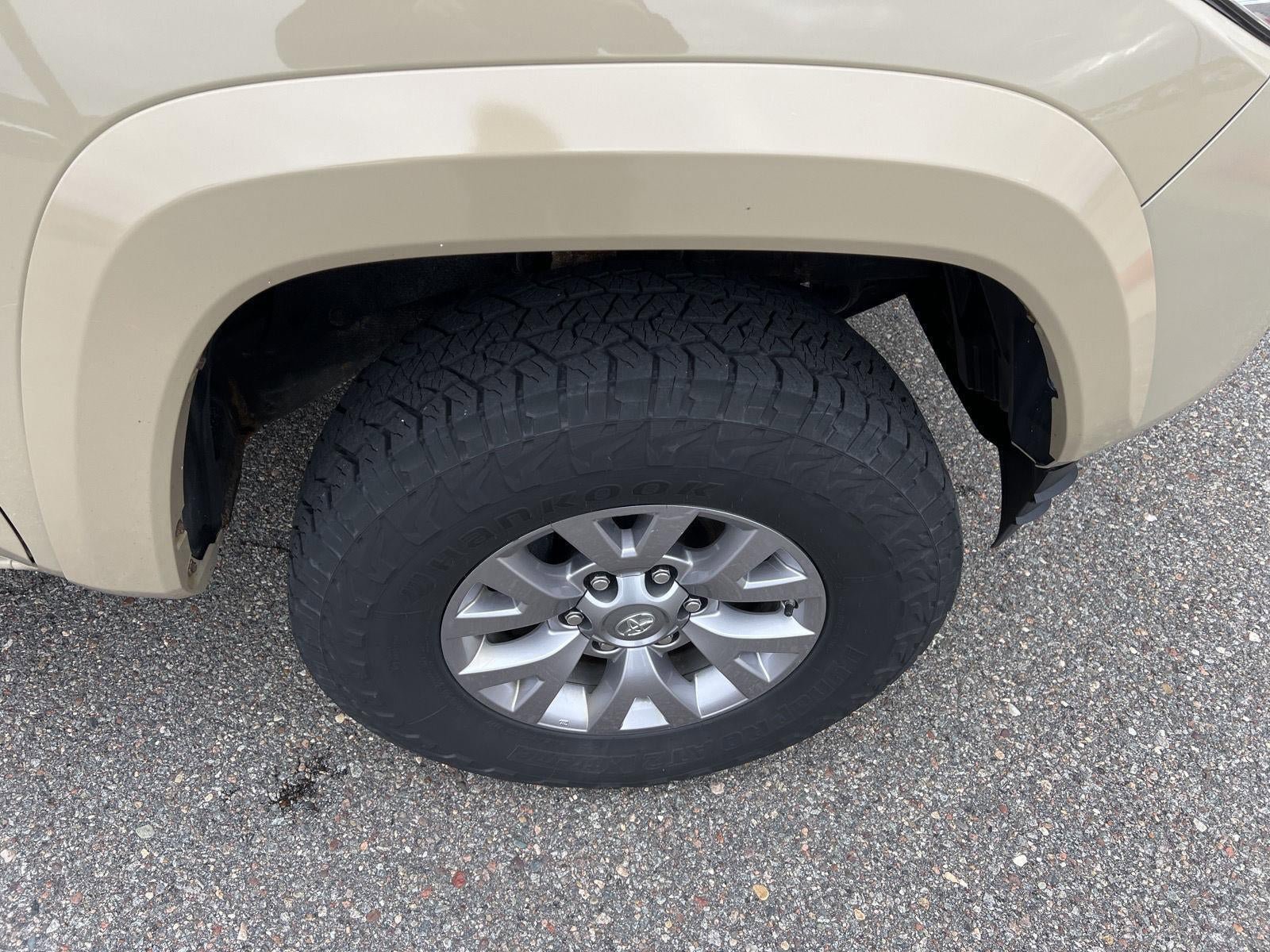Used 2016 Toyota Tacoma SR5 w/ SR5 Appearance Package (SN) AWD/4WD image 10