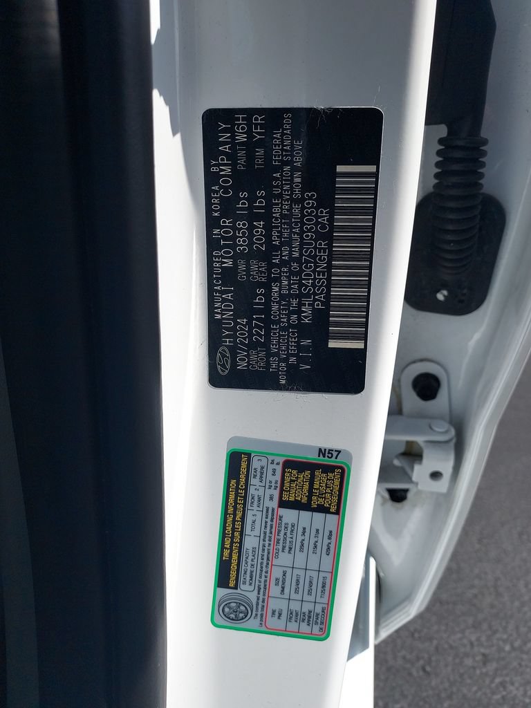 Used 2025 Hyundai Elantra SEL FWD image 25