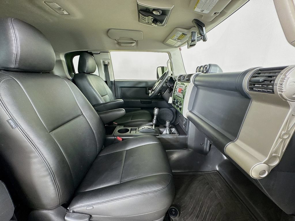 Used 2014 Toyota FJ Cruiser 4WD w/ Convenience Package image 33