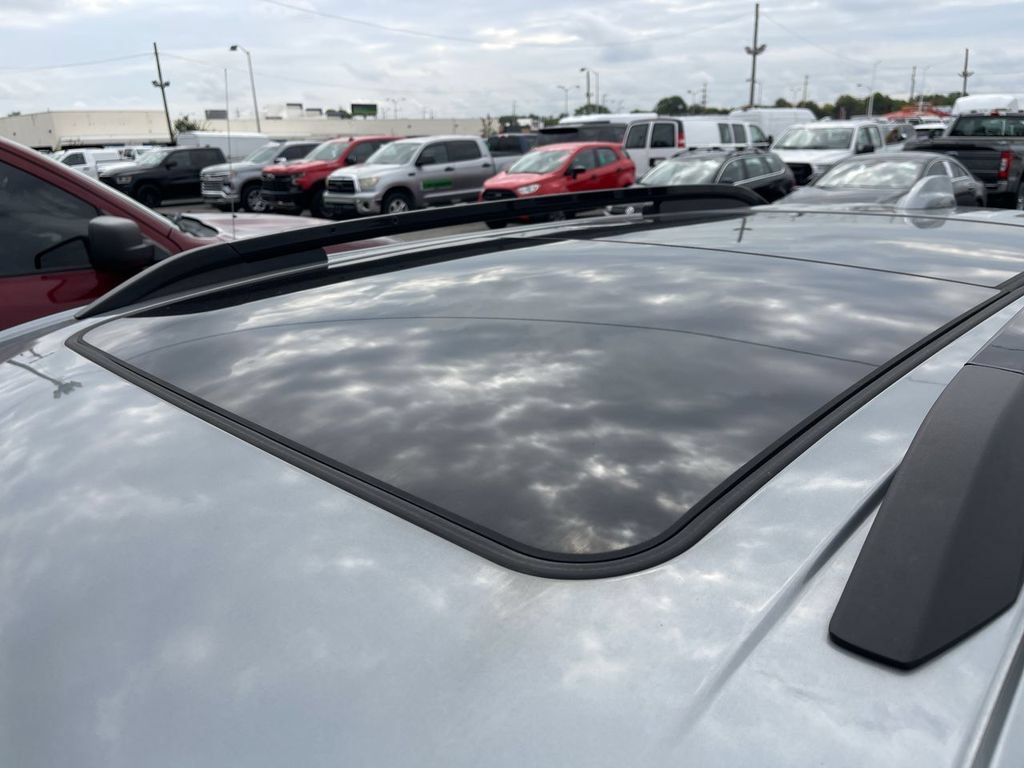 Used 2025 Chevrolet Equinox RS w/ Convenience Package III FWD image 3