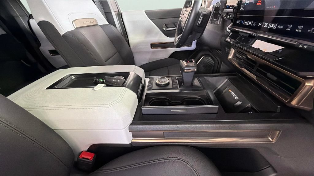 Certified 2025 GMC Hummer EV 3X AWD/4WD image 36