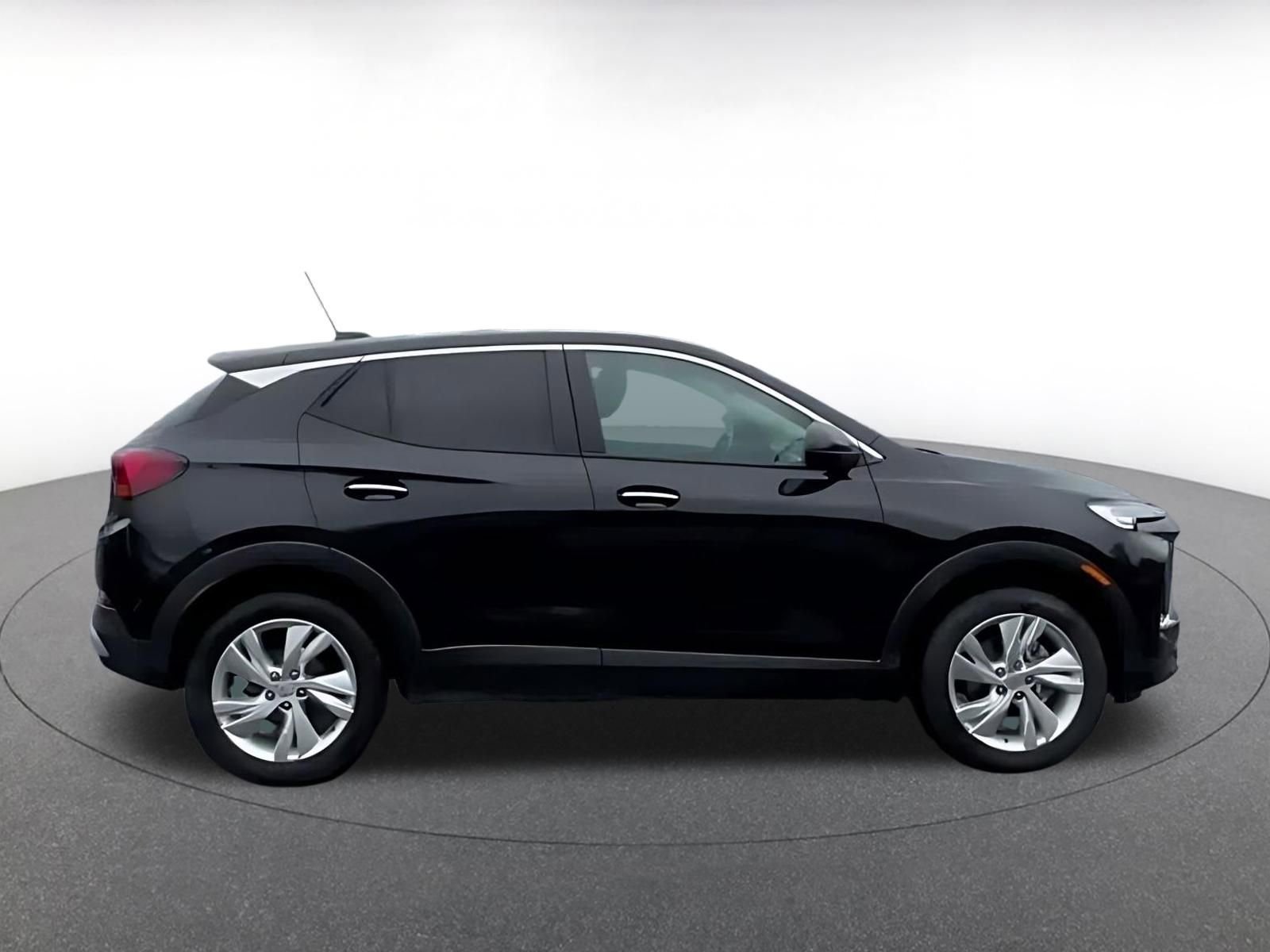 Used 2025 Buick Encore GX Preferred AWD/4WD image 15