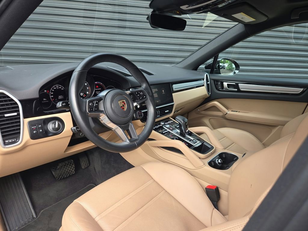 Certified 2023 Porsche Cayenne Platinum Edition AWD/4WD image 4