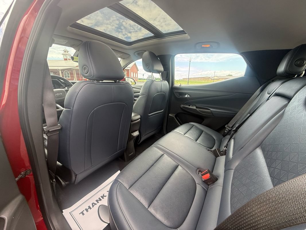 Used 2022 Chevrolet Bolt EUV Premier w/ Sun & Sound Package FWD image 22