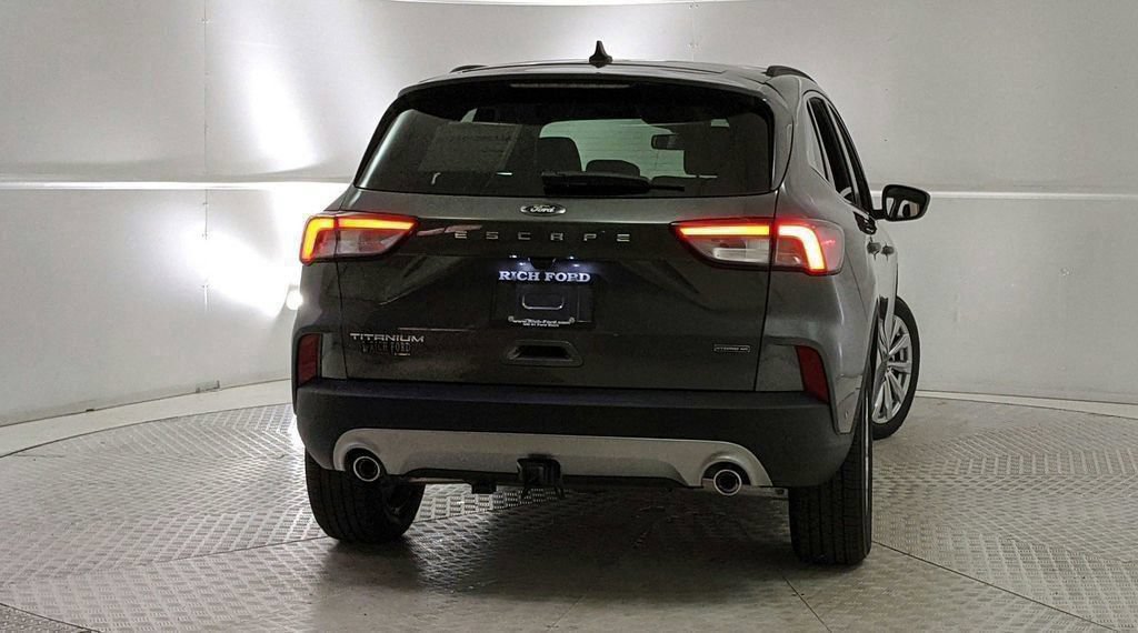 Used 2021 Ford Escape Titanium w/ Titanium Elite Package AWD/4WD image 4