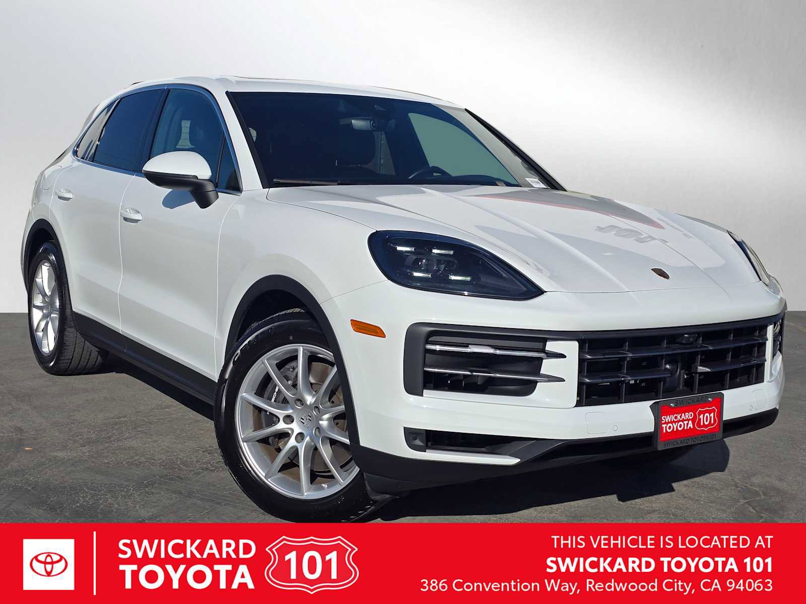 Used 2024 Porsche Cayenne image 1