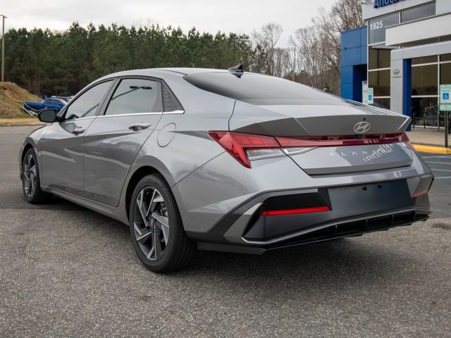 Used 2025 Hyundai Elantra SEL image 9