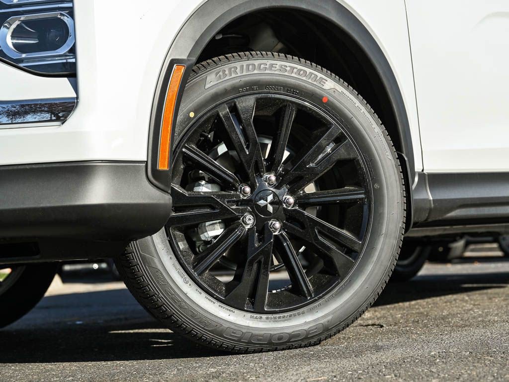 New 2026 Mitsubishi Eclipse Cross LE image 6