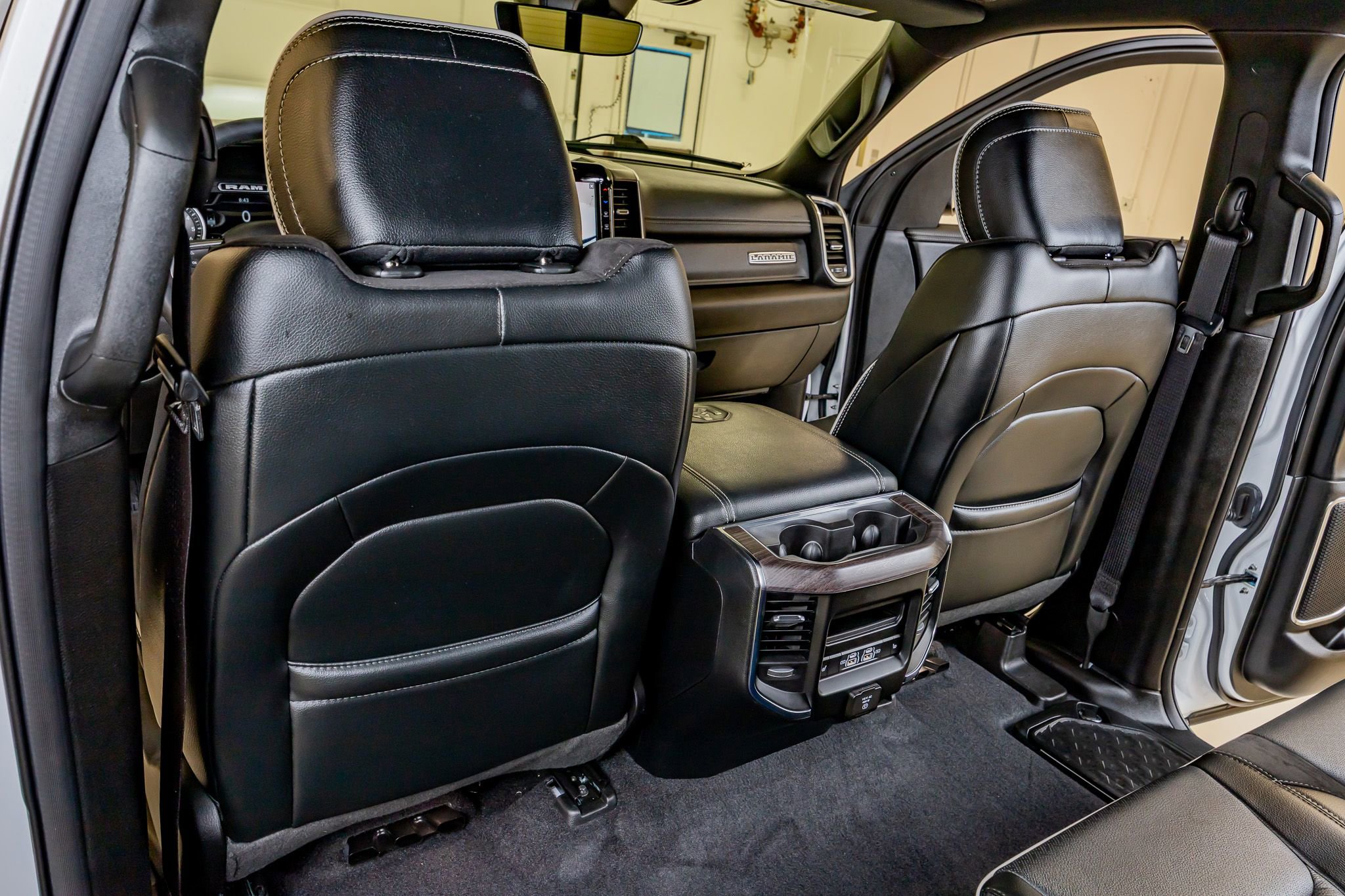 Used 2025 RAM 1500 Laramie w/ Laramie Southwest Edition AWD/4WD image 34
