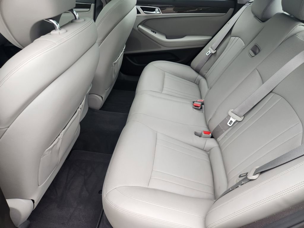 Used 2015 Hyundai Genesis 3.8 w/ Option Group 02 RWD image 11