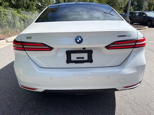 Used 2024 BMW i5 eDrive40i w/ M Sport Package RWD image 6
