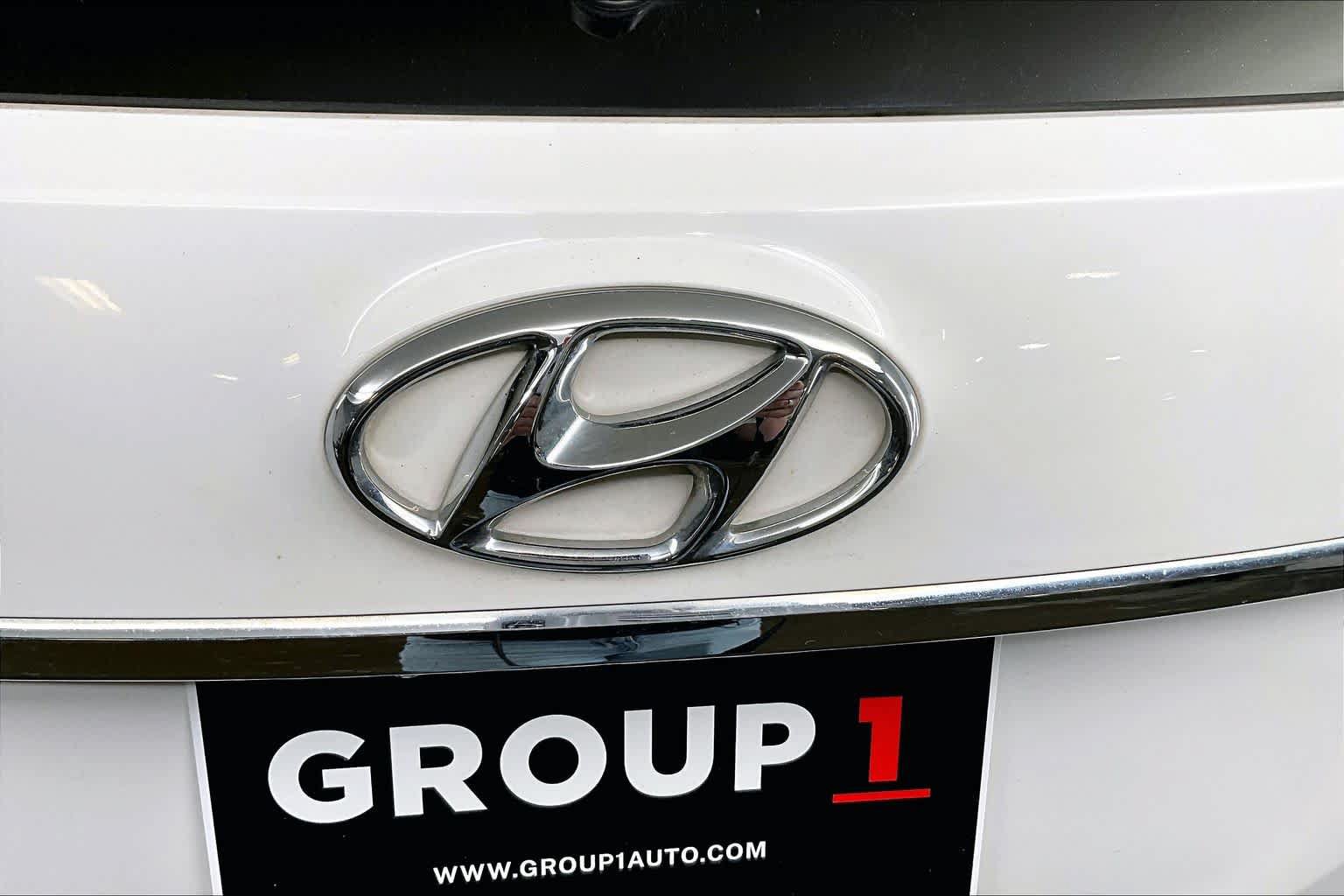 Used 2017 Hyundai Santa Fe Limited AWD/4WD image 30