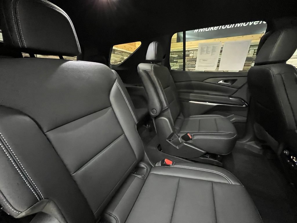 Used 2025 Chevrolet Traverse LT w/ Driver Confidence Package AWD/4WD image 47