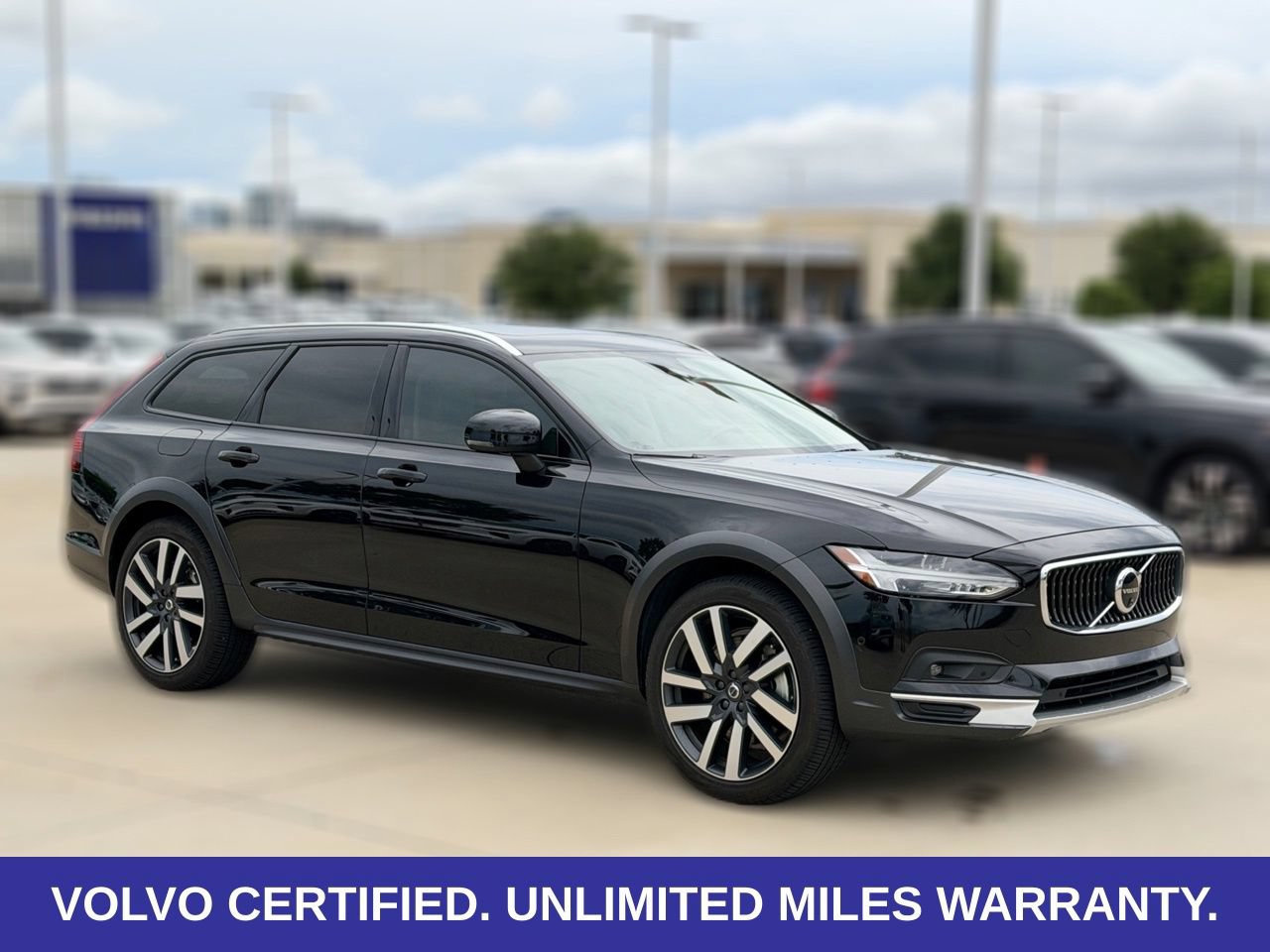 Certified 2025 Volvo V90 B6 Cross Country Ultra AWD/4WD image 6