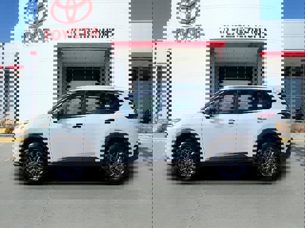 Used 2023 Nissan Rogue S image 2